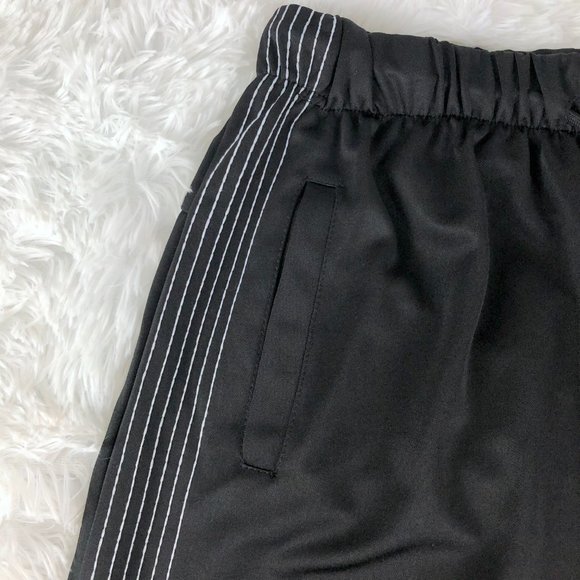 Black & White Sporty Mid-Rise Joggers Pants L/XL - Picture 6 of 13